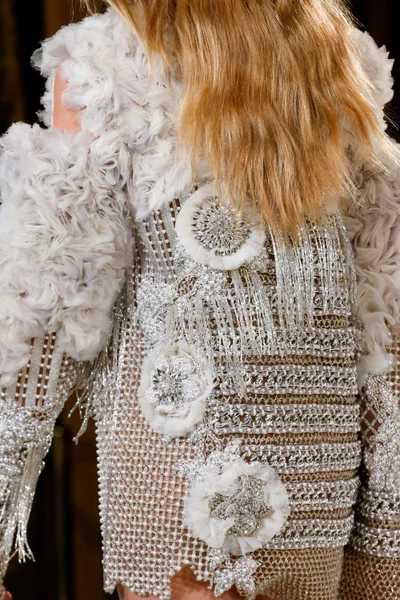 Look 70